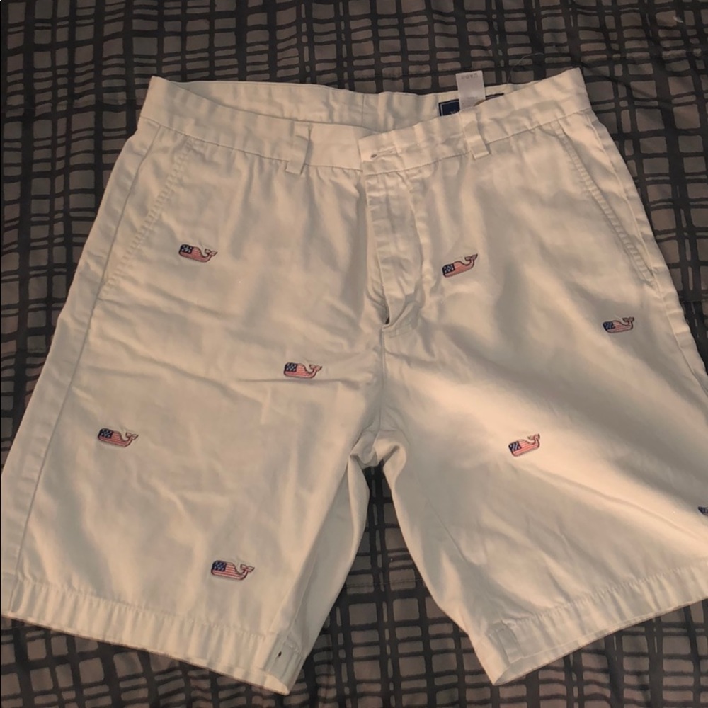 Vineyard Vines Khaki shorts